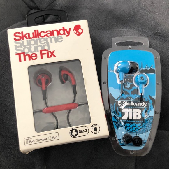 Skullcandy Other - 💕FREE ADD ON ITEM💕Set of 2 Skullcandy Headphones